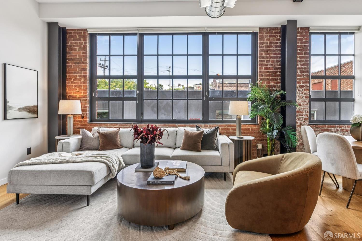 Photo #4: 426112677 Listing: Photo #4