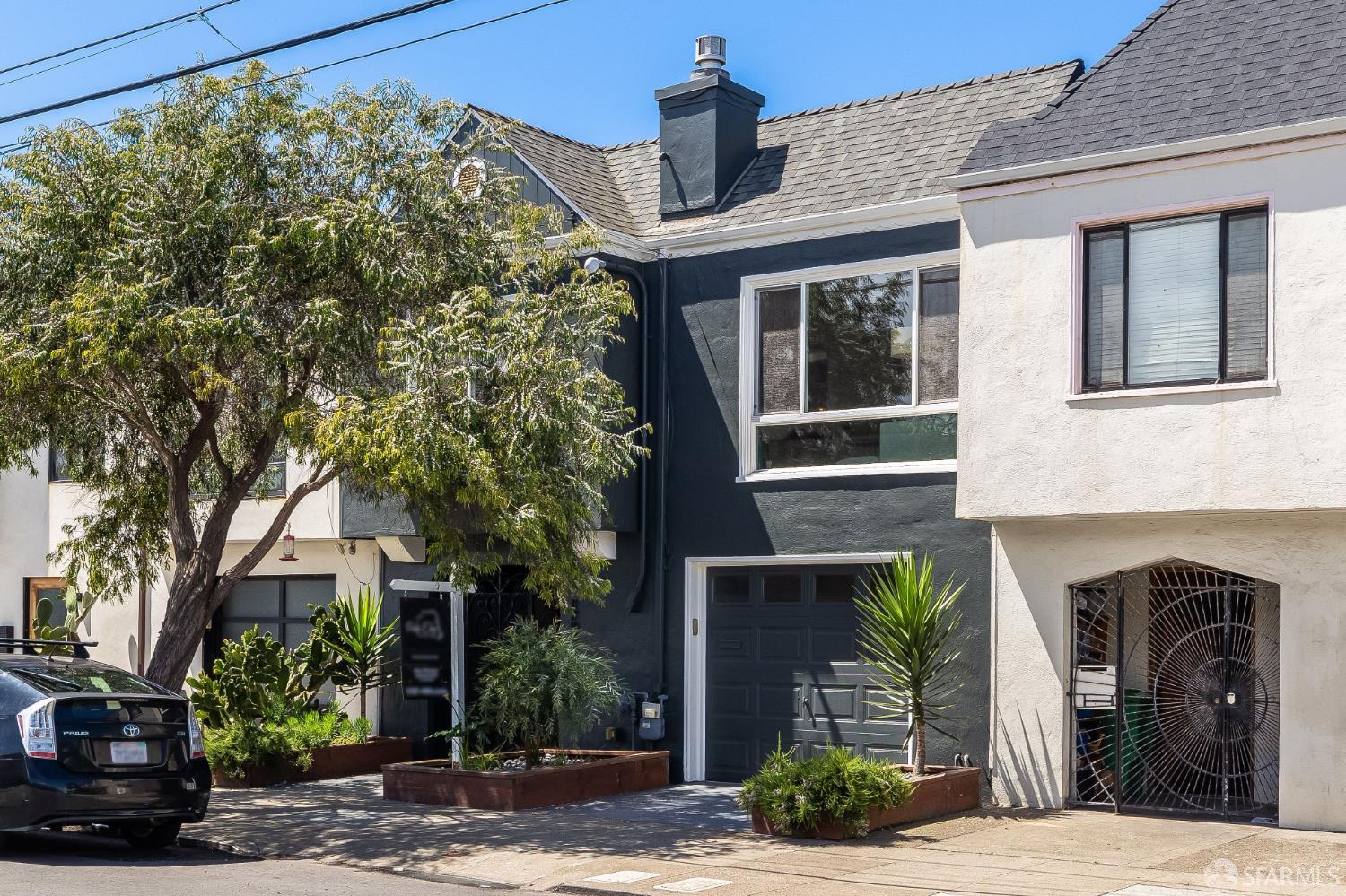 Front Image Thumbnail for SF426123942