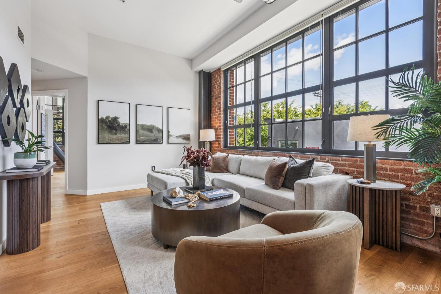 Photo #2: 426112677 Listing: Photo #2