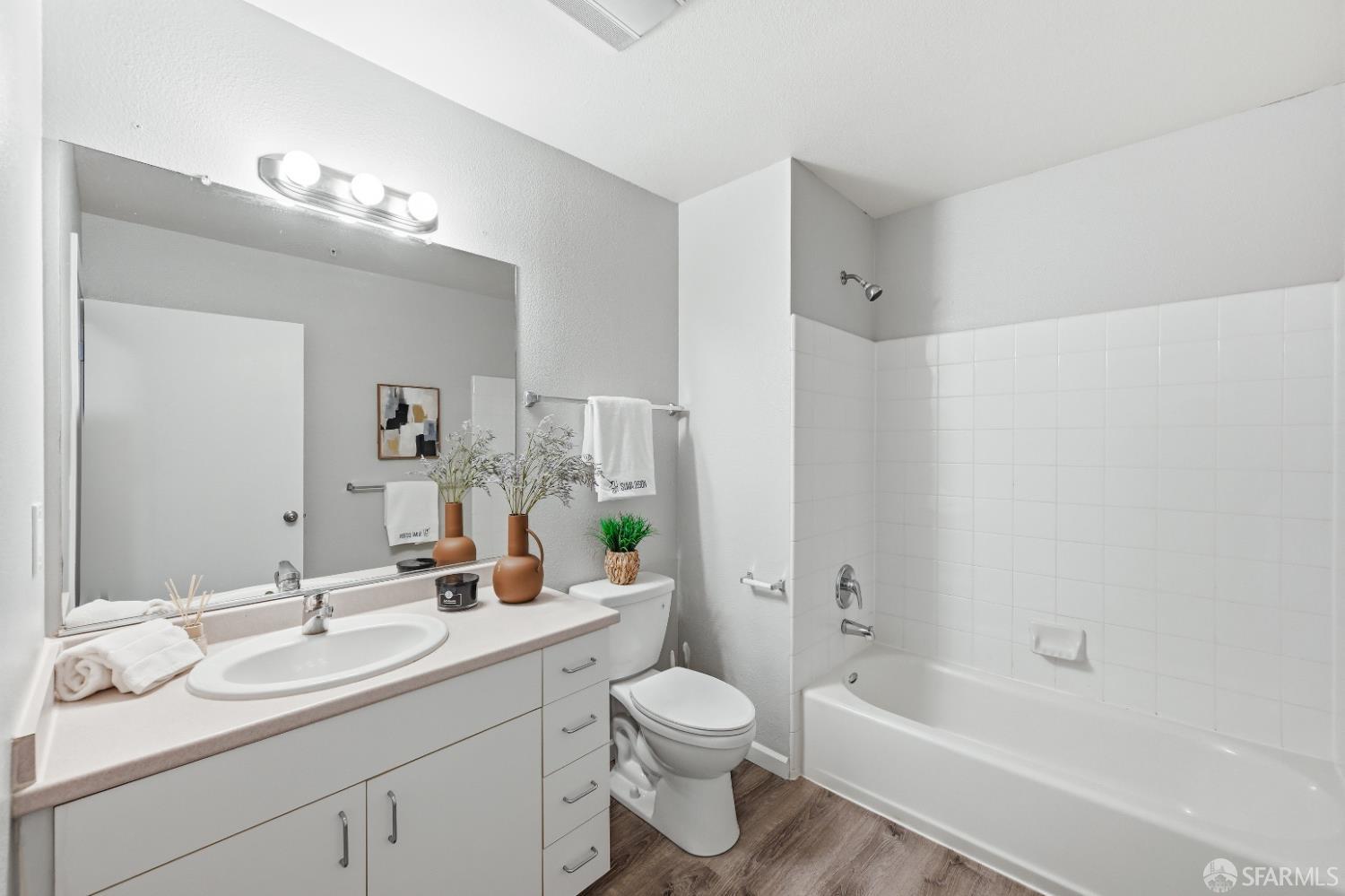 Photo #13: 426124347 Listing: Photo #13