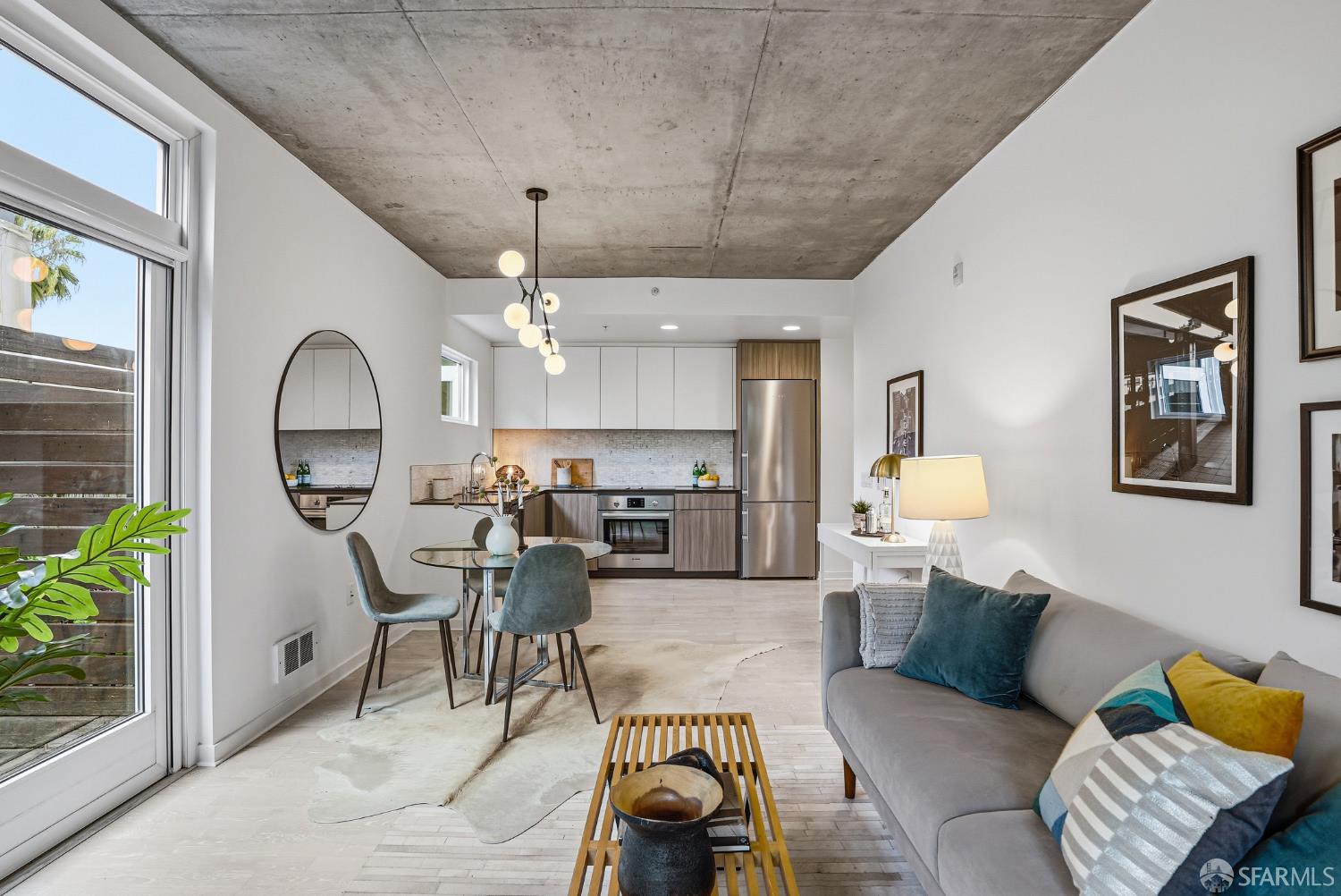 Photo #3: 426124573 Listing: Photo #3