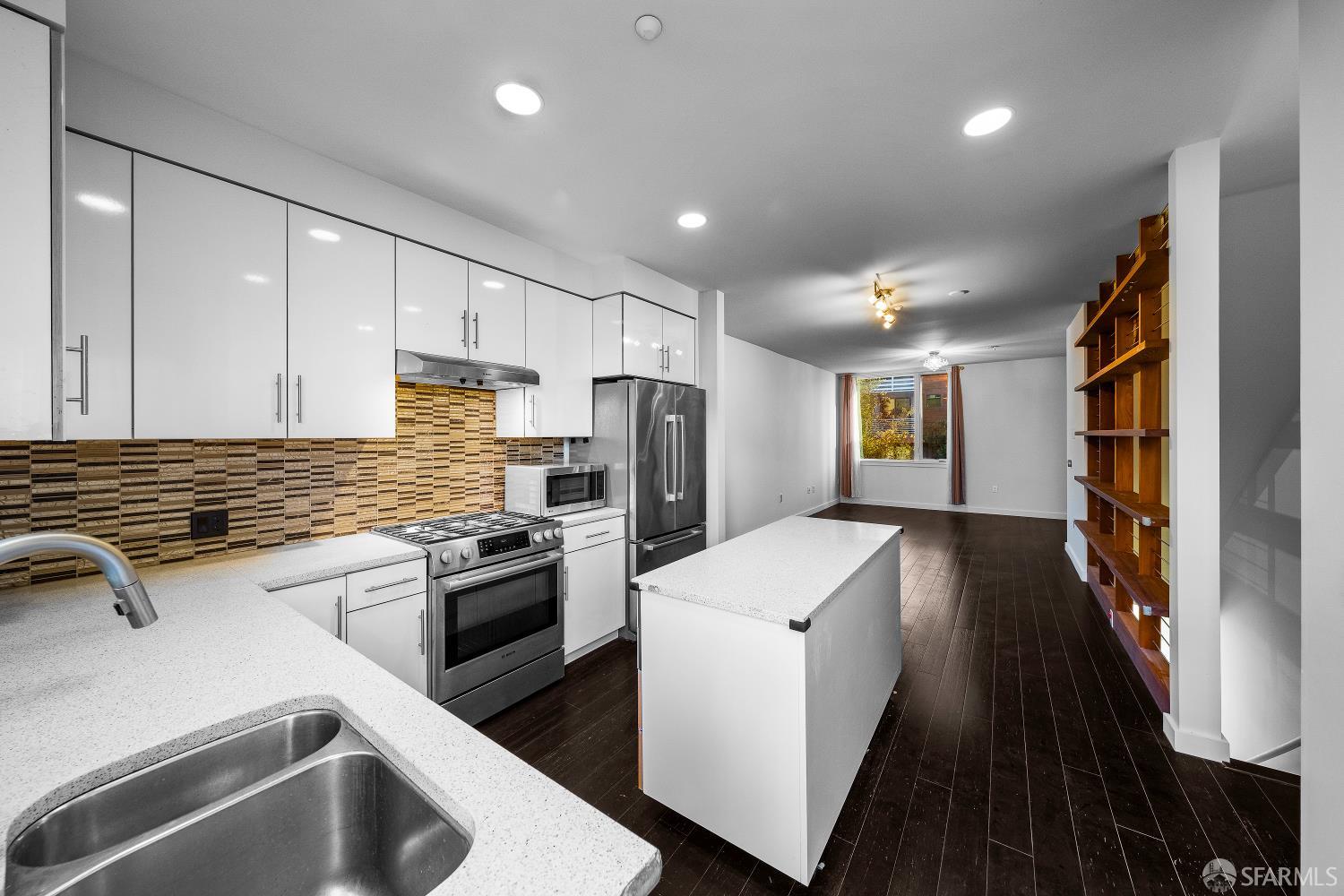 Photo #2: 426124442 Listing: Photo #2