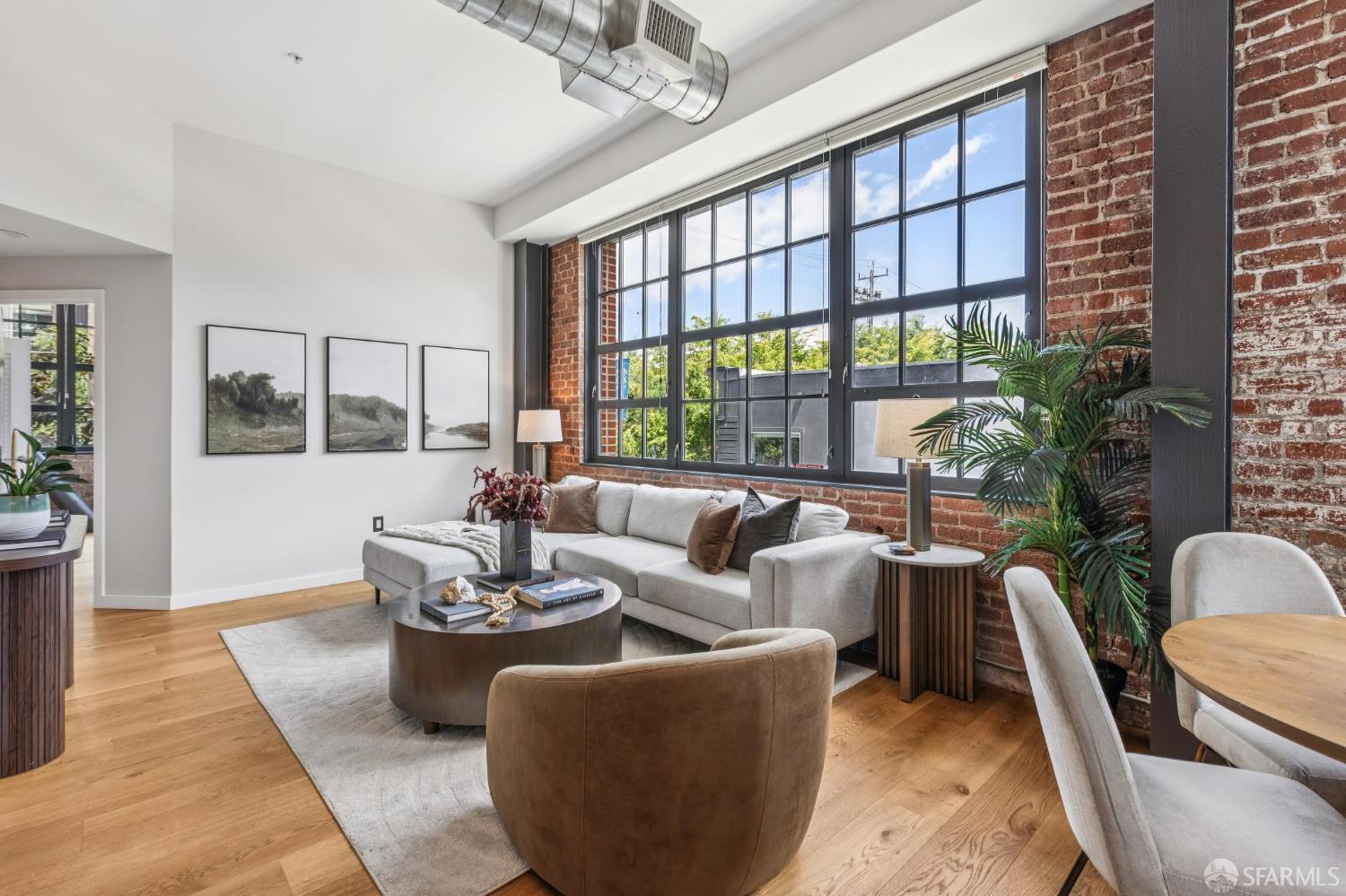 Photo #5: 426112677 Listing: Photo #5