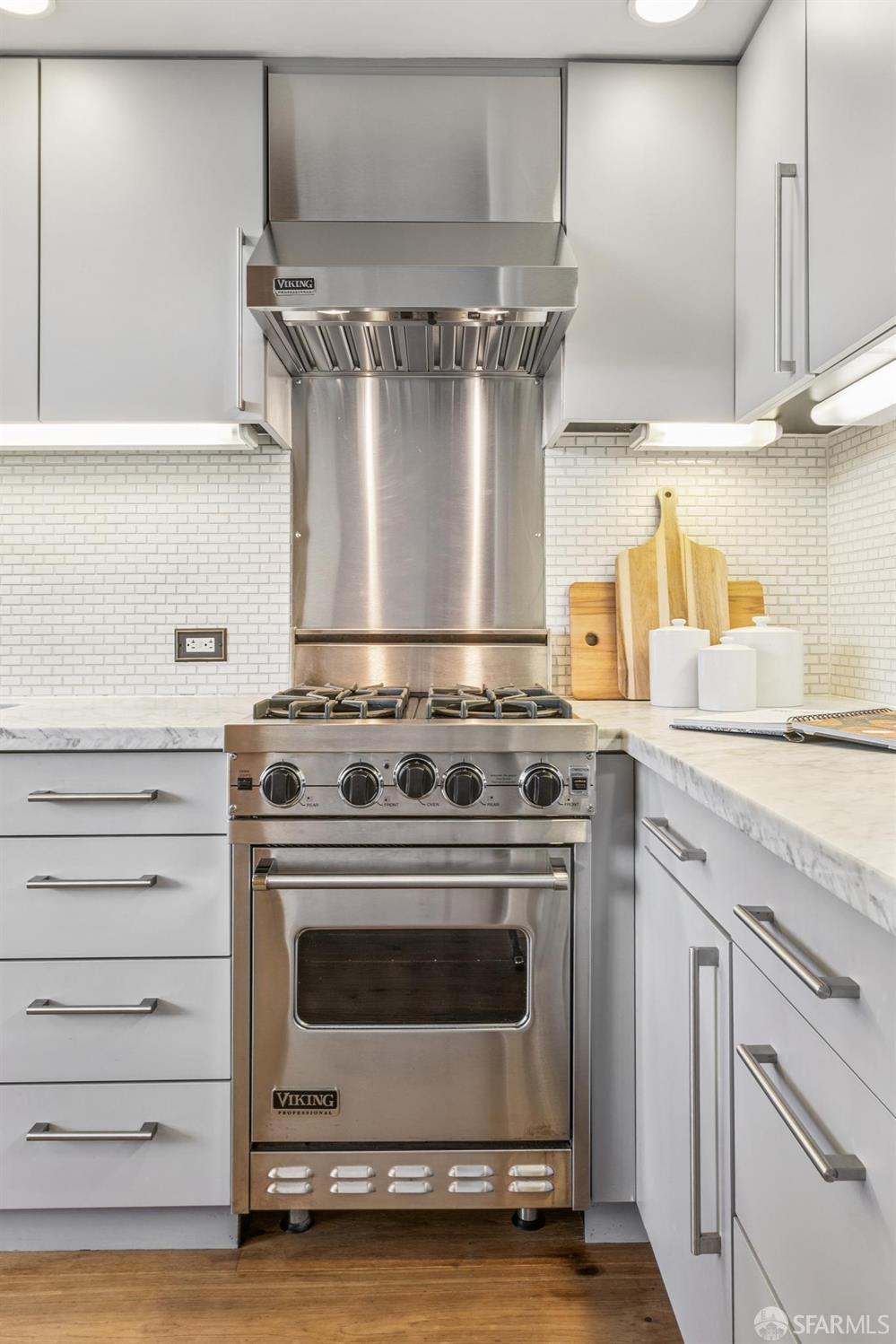 Photo #10: 426112677 Listing: Photo #10