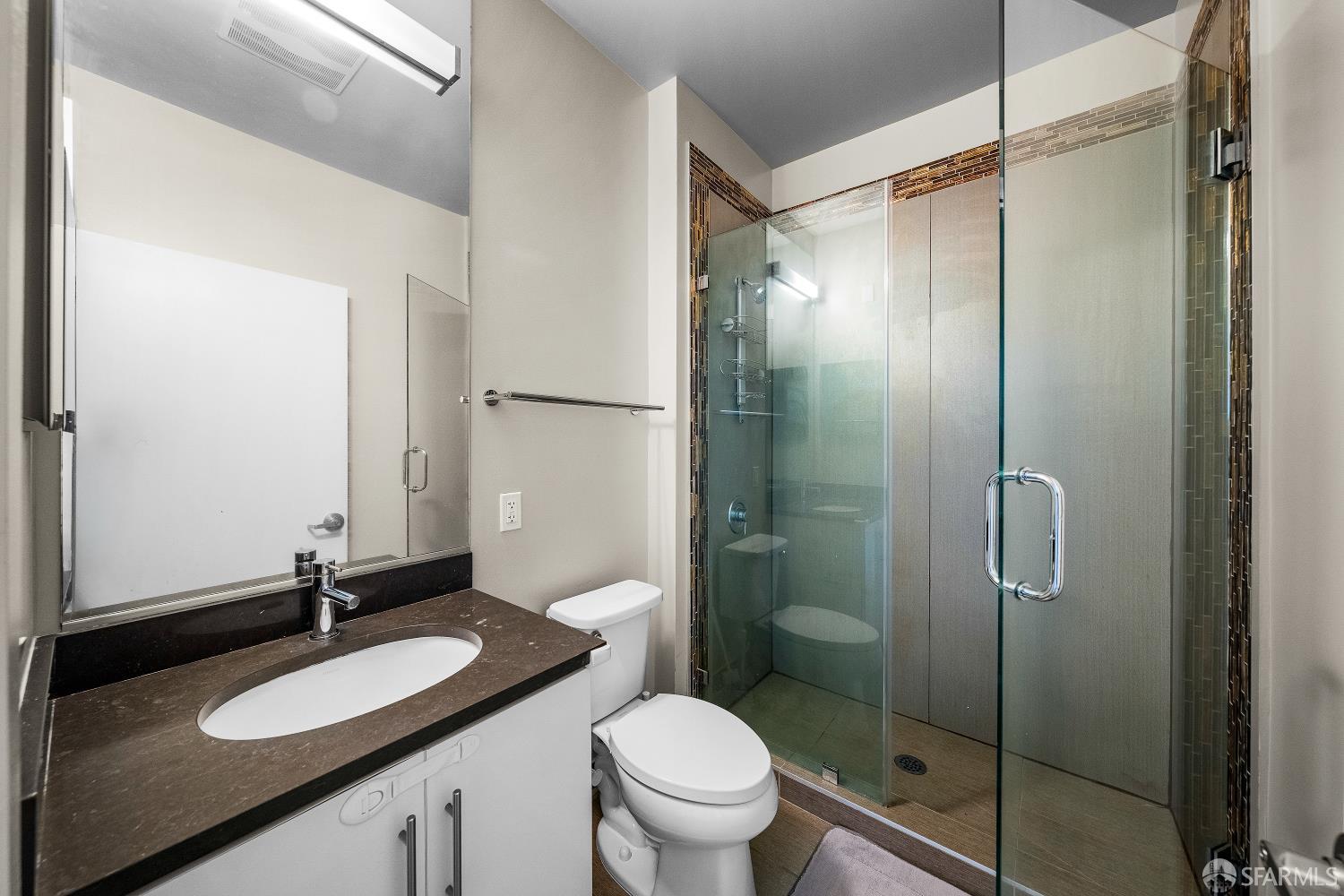 Photo #15: 426124442 Listing: Photo #15