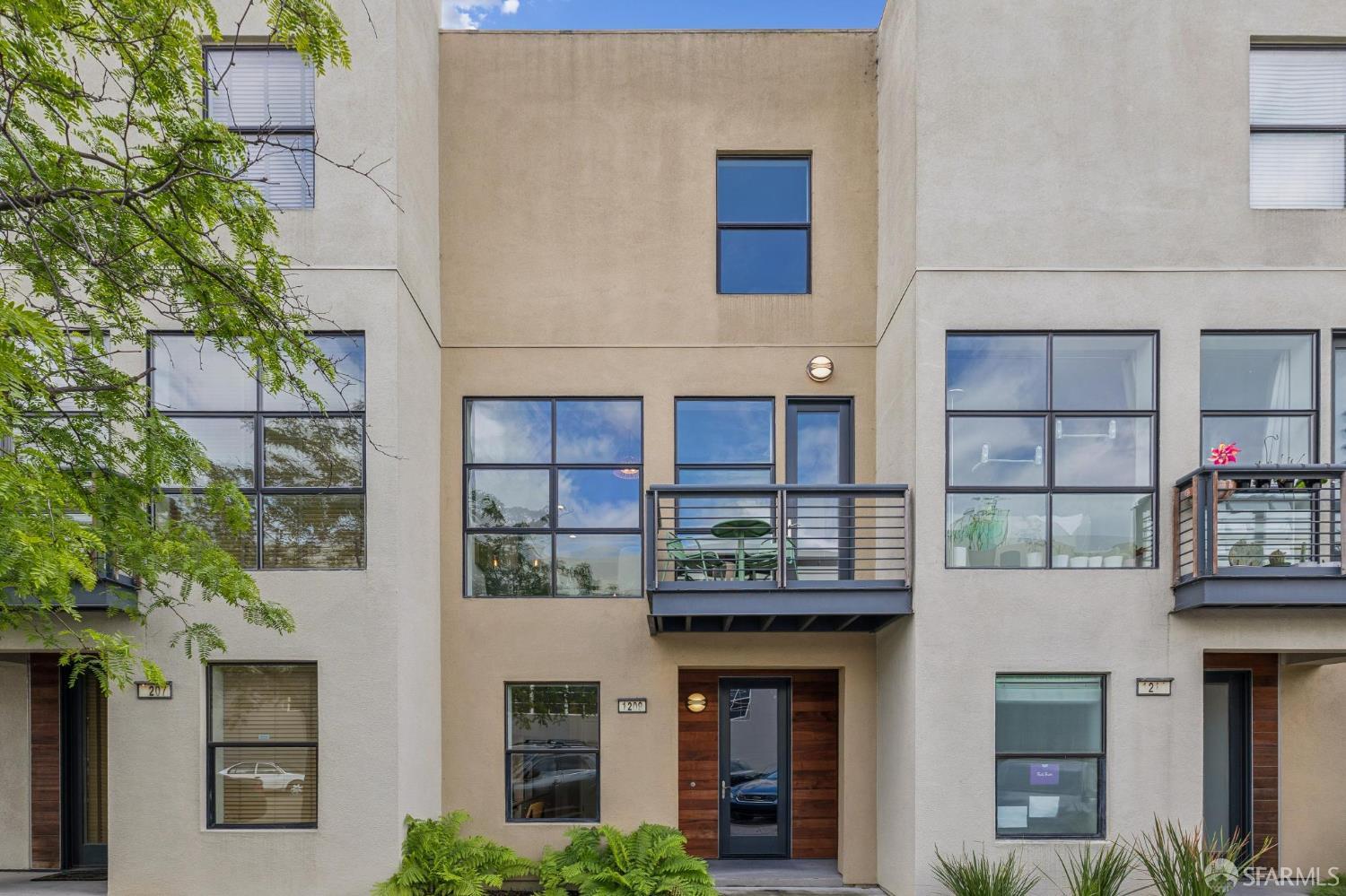 Front Image Thumbnail for SF426121698