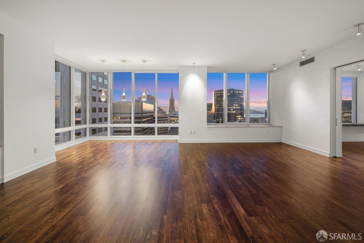 Photo #2: 426123351 Listing: Photo #2