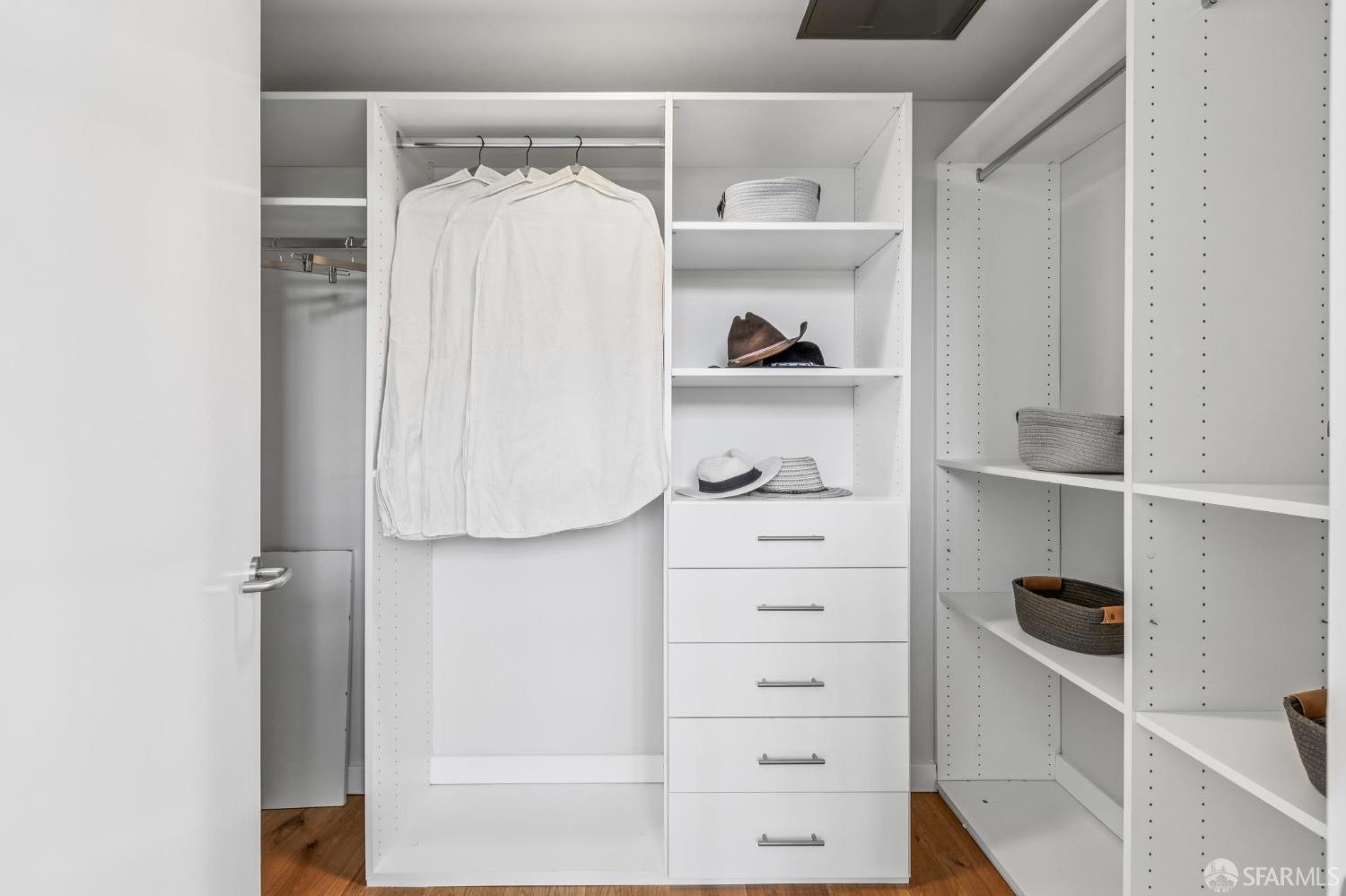 Photo #19: 426112677 Listing: Photo #19