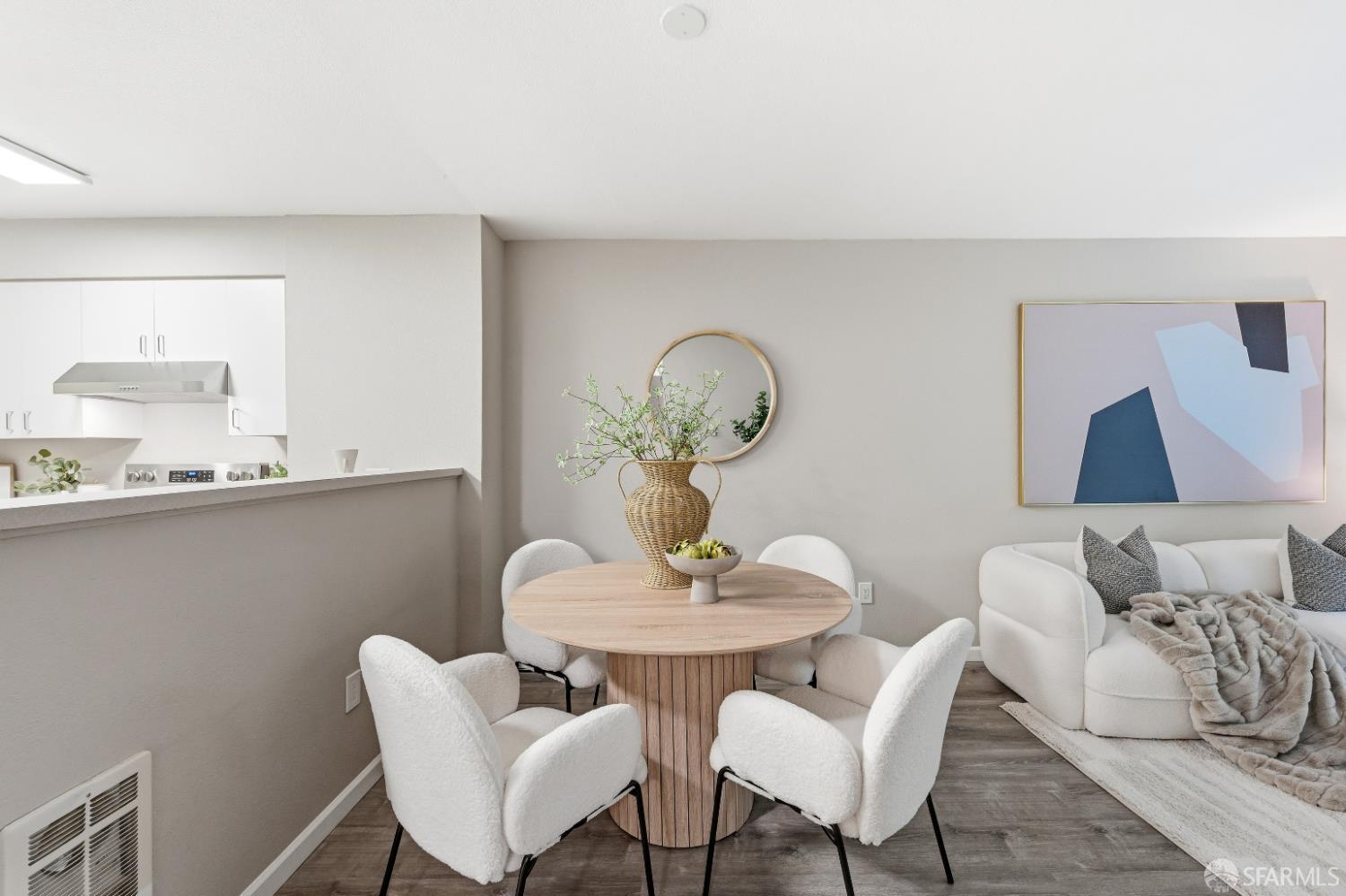 Photo #8: 426124347 Listing: Photo #8