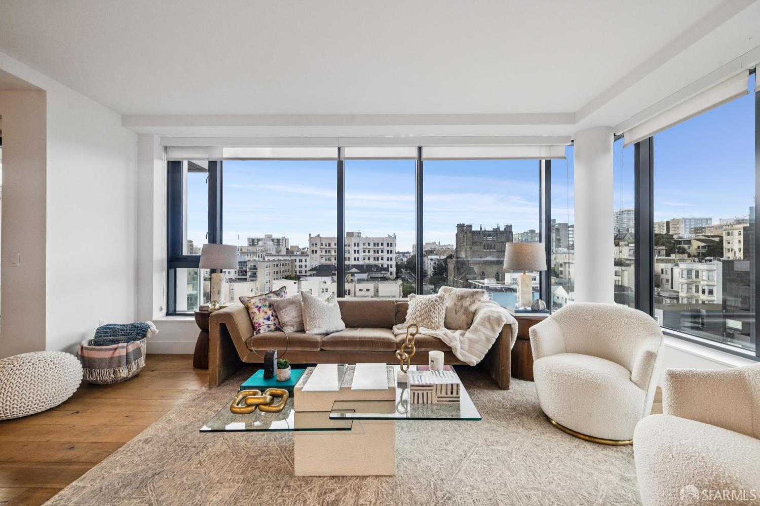 Photo #3: 426123540 Listing: Photo #3