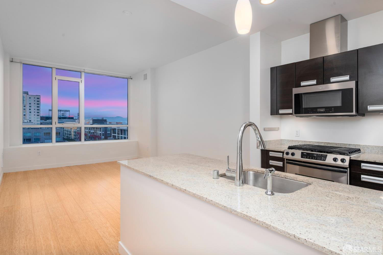 Photo #10: 426124363 Listing: Photo #10