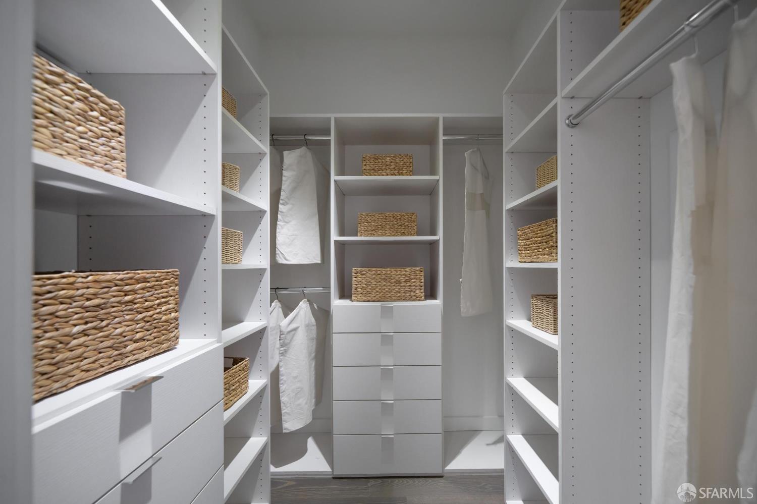 Photo #35: 426124736 Listing: Photo #35