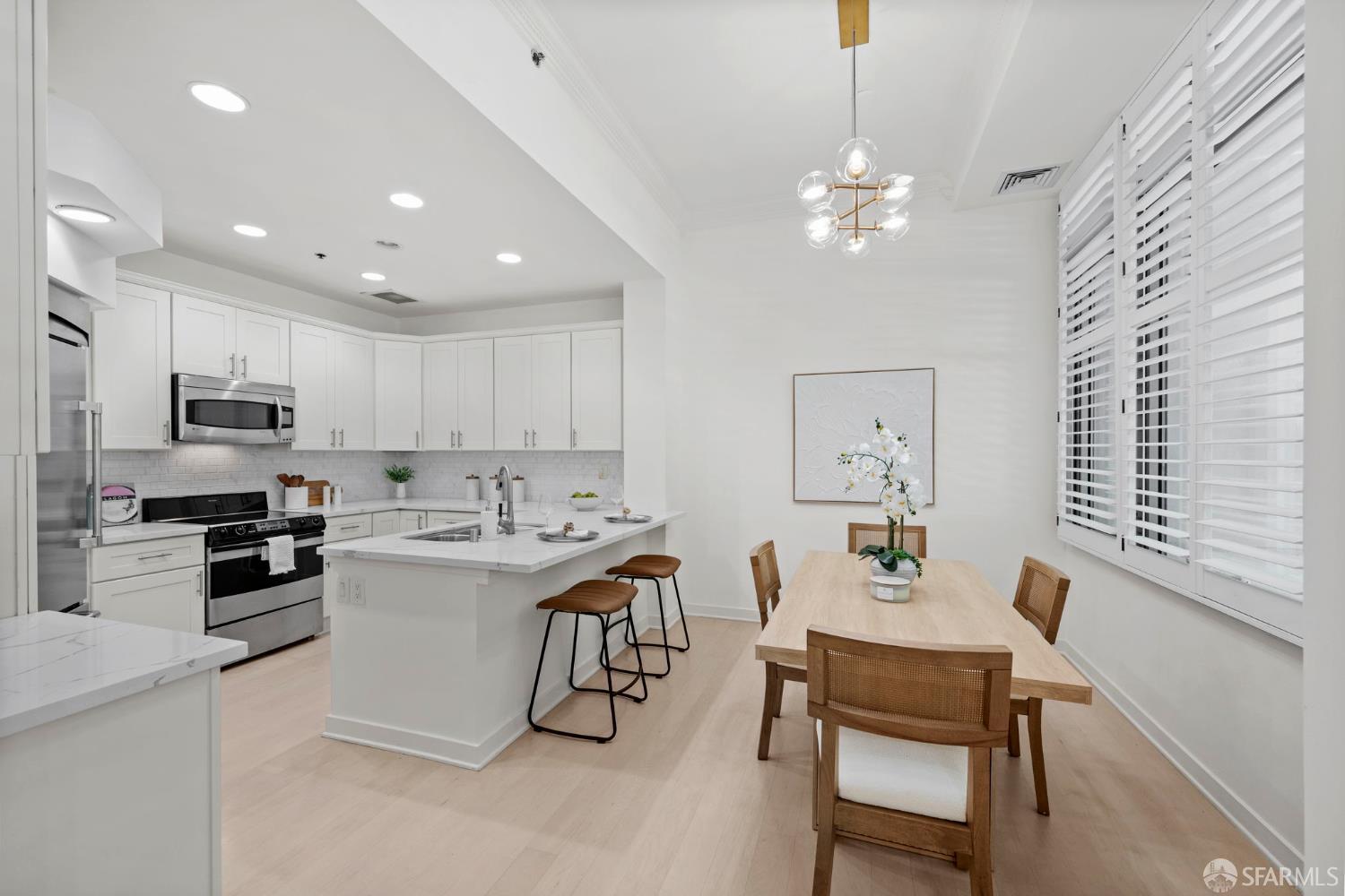 Photo #4: 426115248 Listing: Photo #4