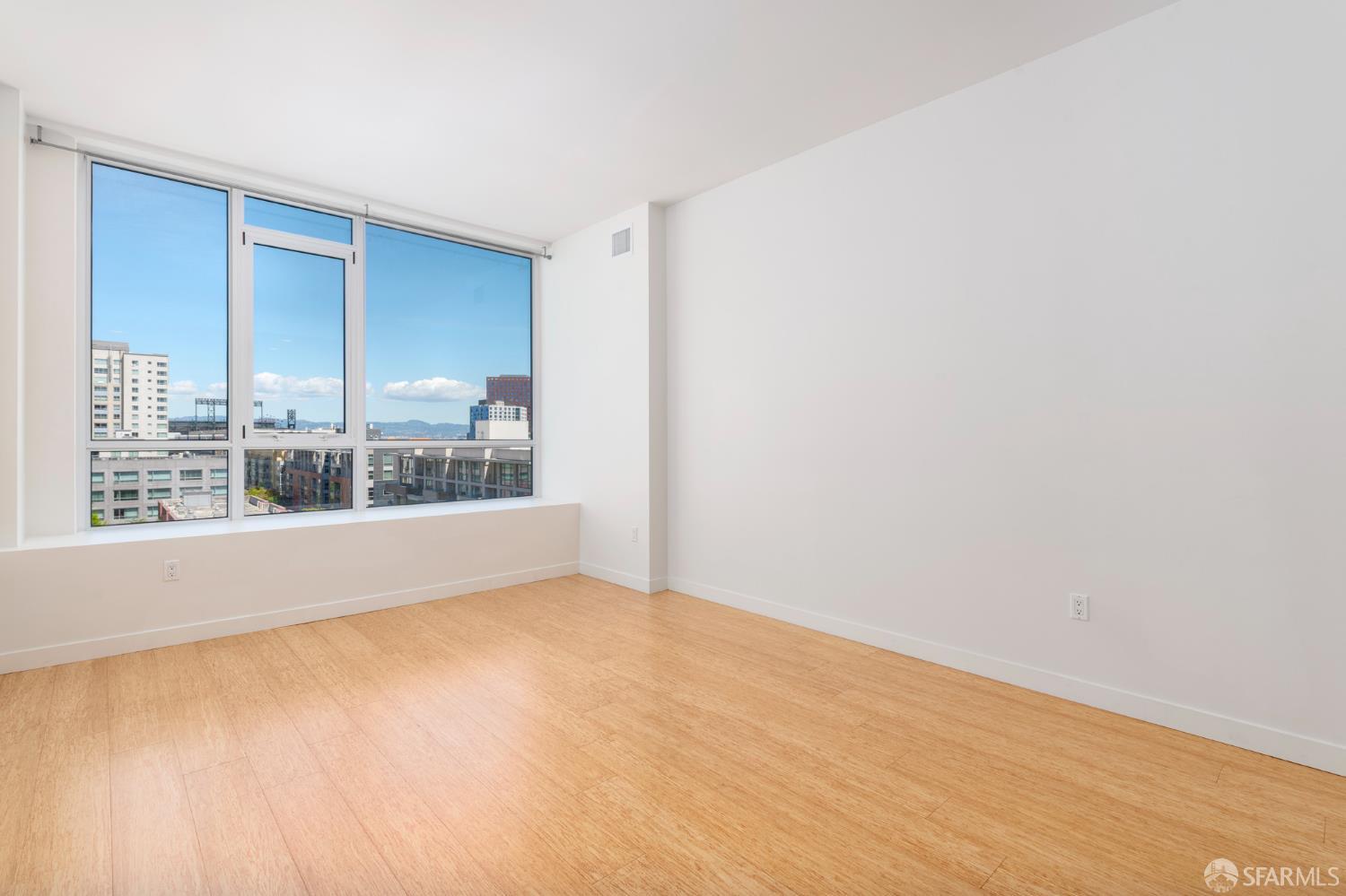 Photo #2: 426124363 Listing: Photo #2