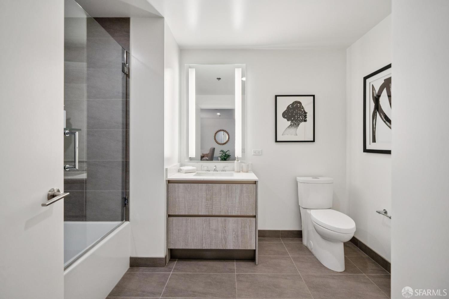 Photo #8: 426124736 Listing: Photo #8