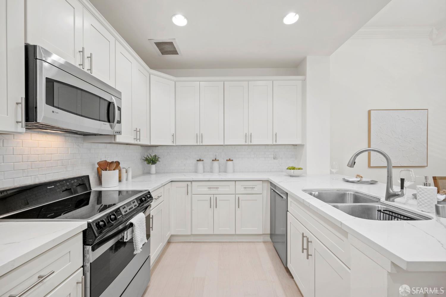 Photo #11: 426115248 Listing: Photo #11