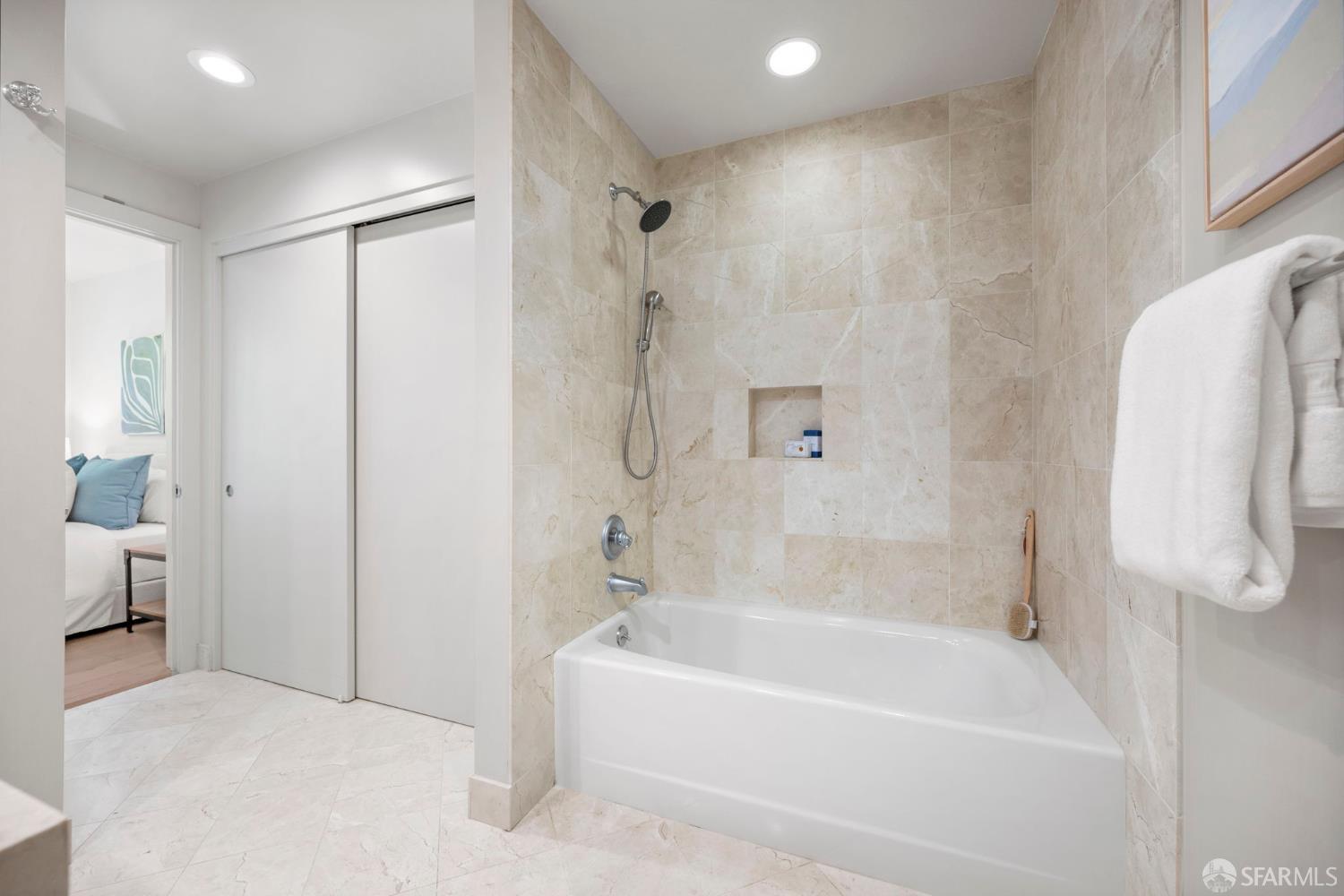 Photo #26: 426115248 Listing: Photo #26