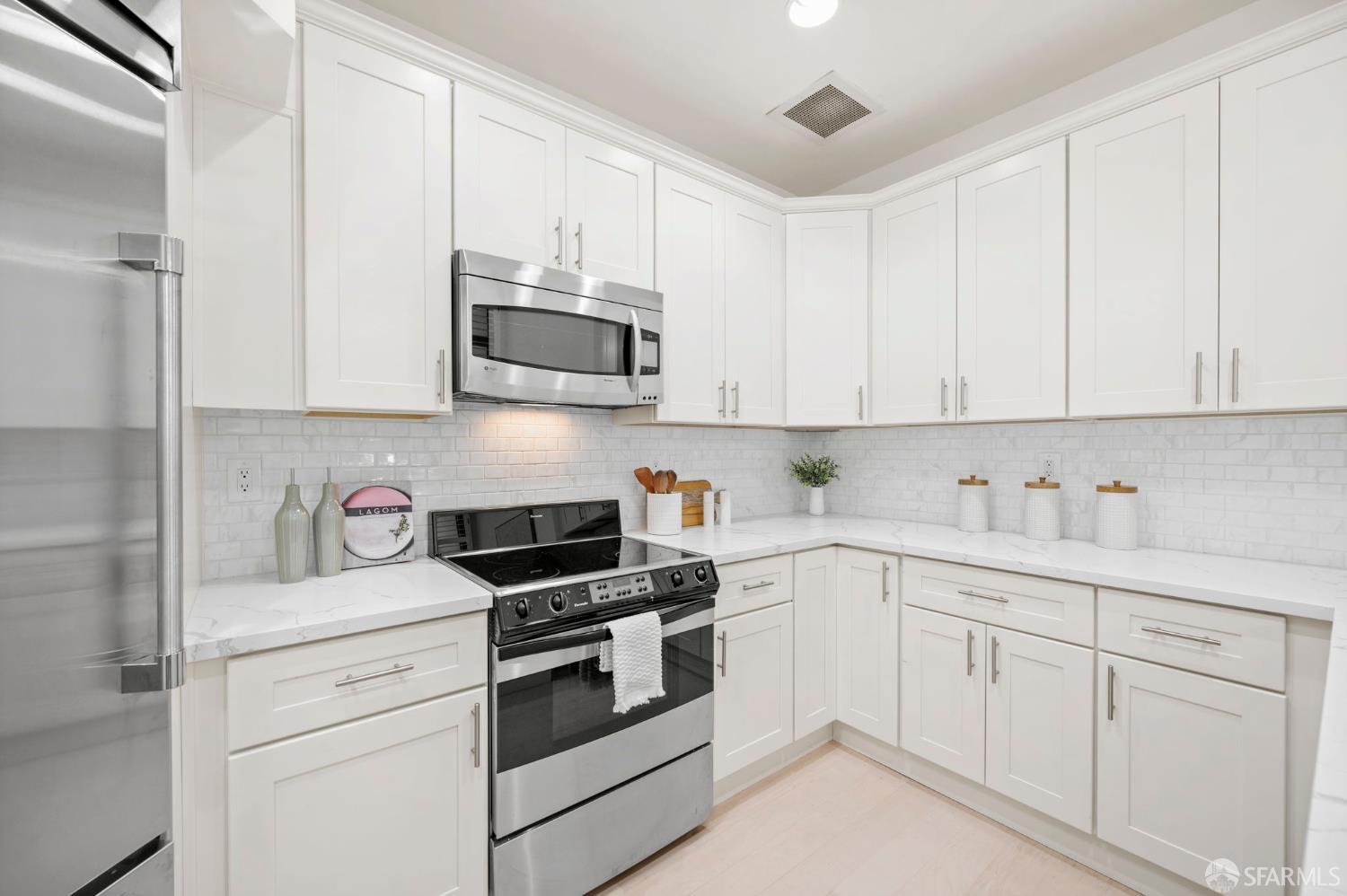 Photo #12: 426115248 Listing: Photo #12