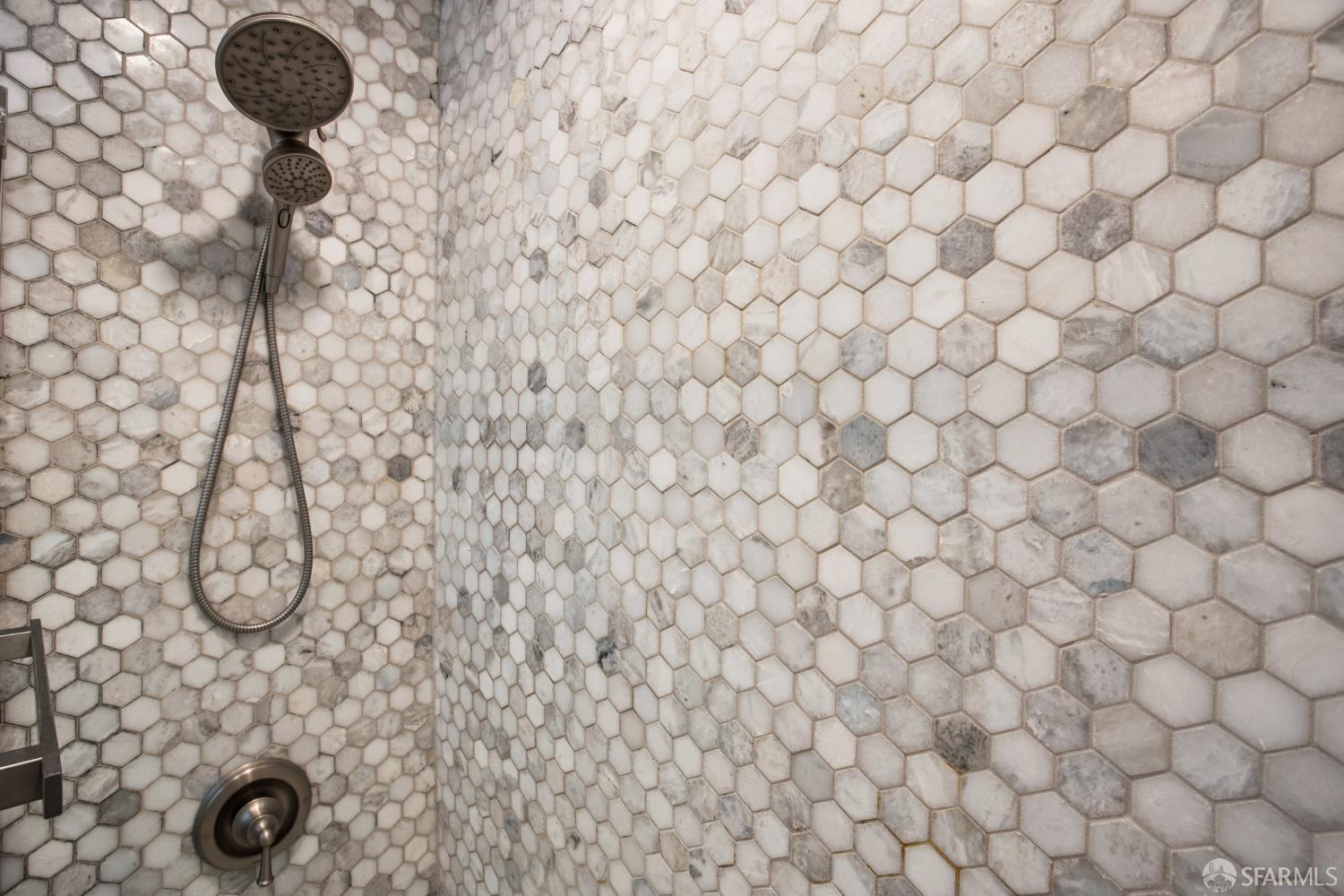 Photo #19: 426123563 Listing: Photo #19