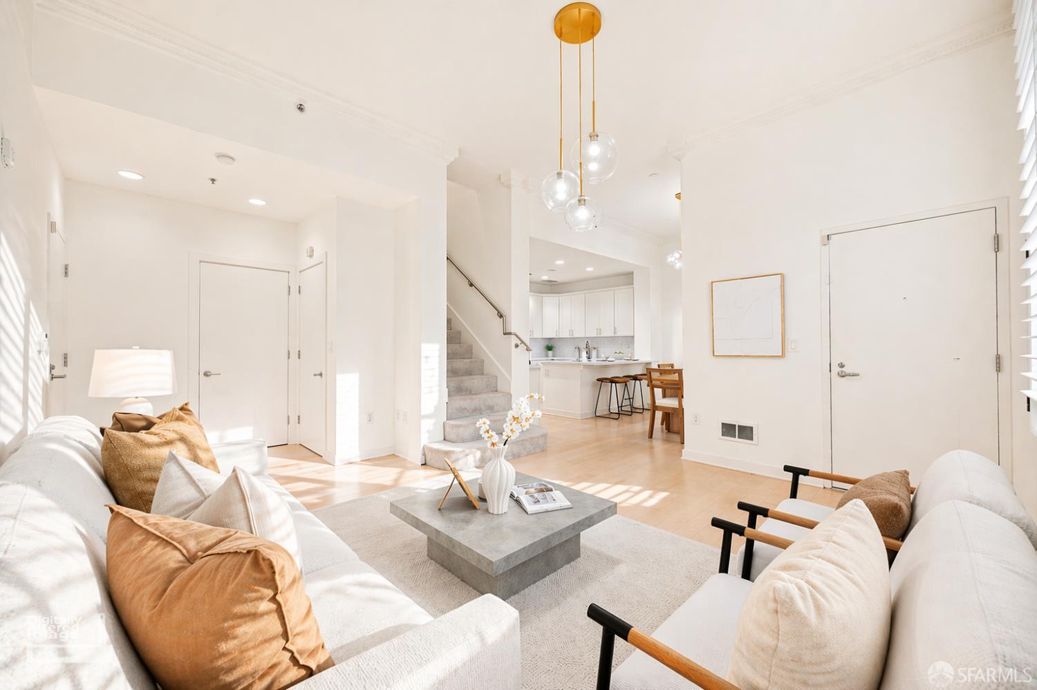 Photo #2: 426115248 Listing: Photo #2