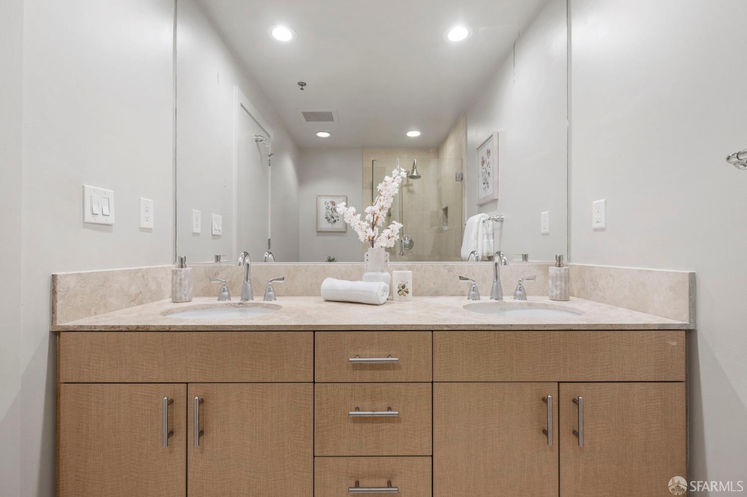 Photo #25: 426115248 Listing: Photo #25