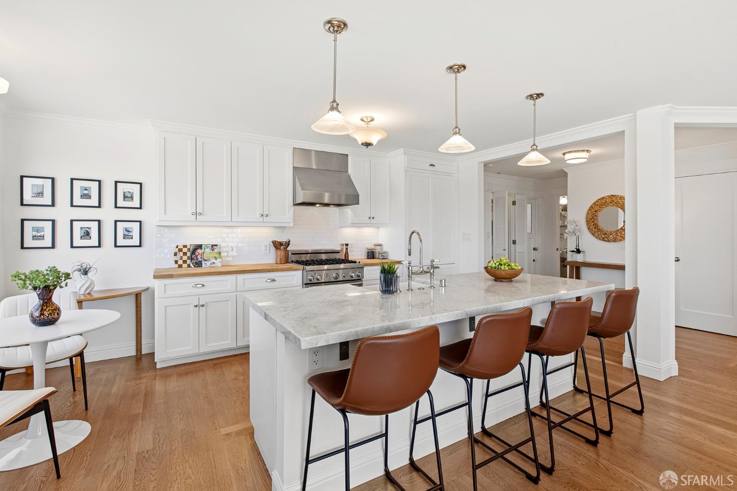 Photo #4: 426124658 Listing: Photo #4