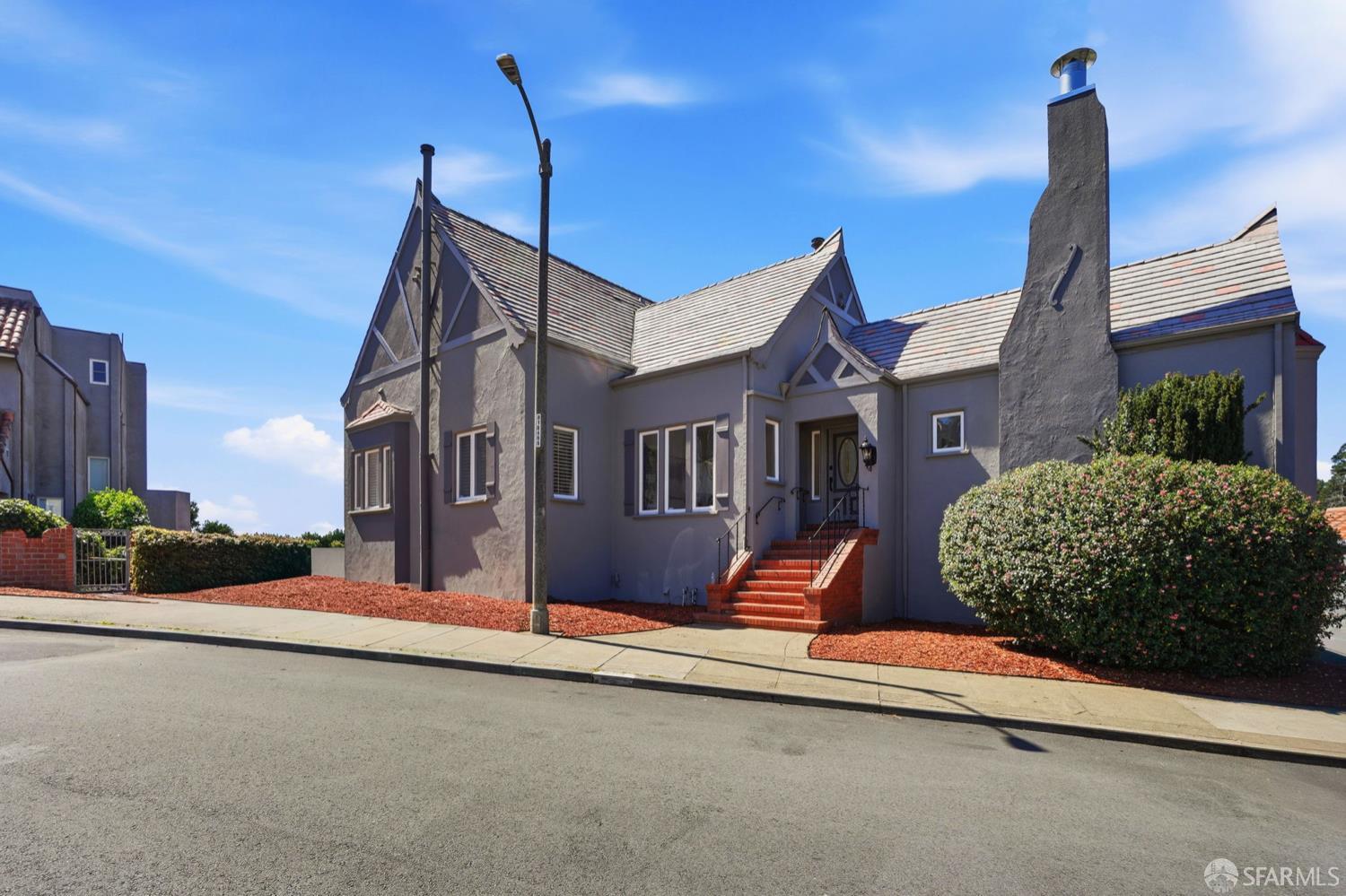 Front Image Thumbnail for SF426125057