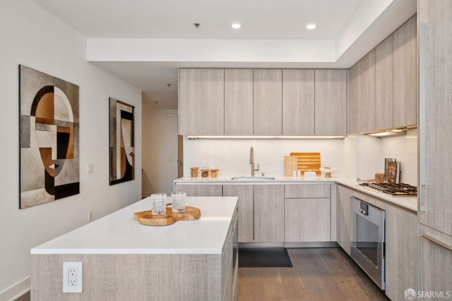 Photo #13: 426124736 Listing: Photo #13