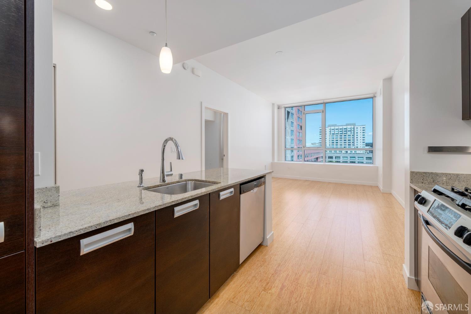 Photo #8: 426124363 Listing: Photo #8