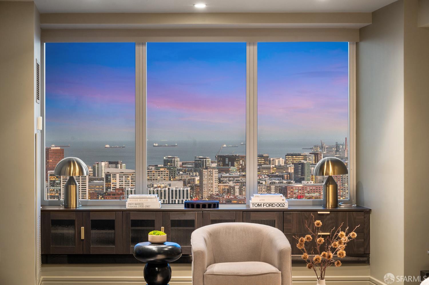 Front Image Thumbnail for SF426124842