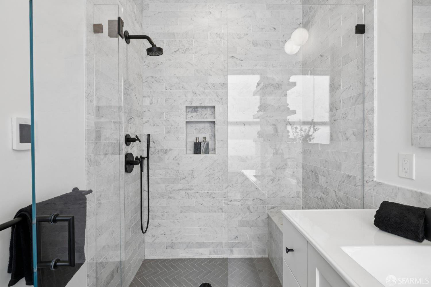 Photo #23: 426118970 Listing: Photo #23