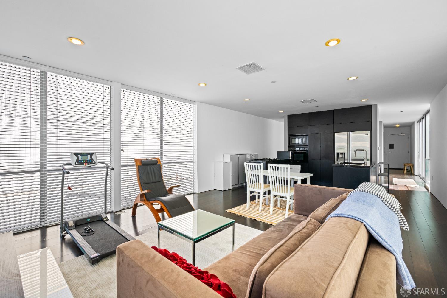 Photo #9: 426125027 Listing: Photo #9