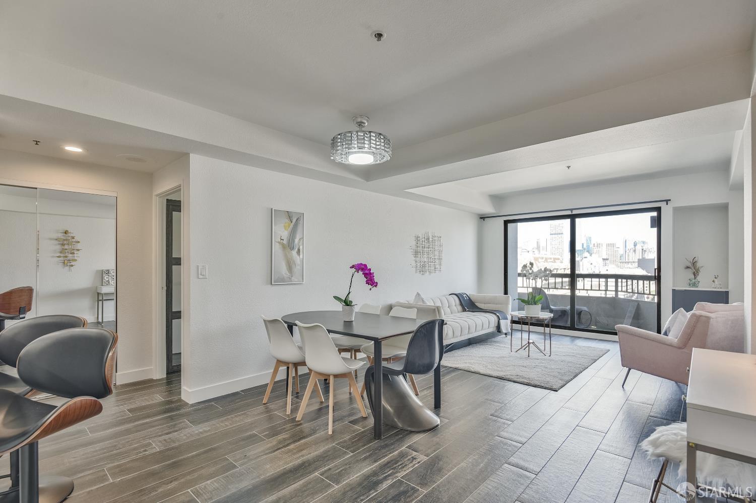 Photo #2: 426125402 Listing: Photo #2