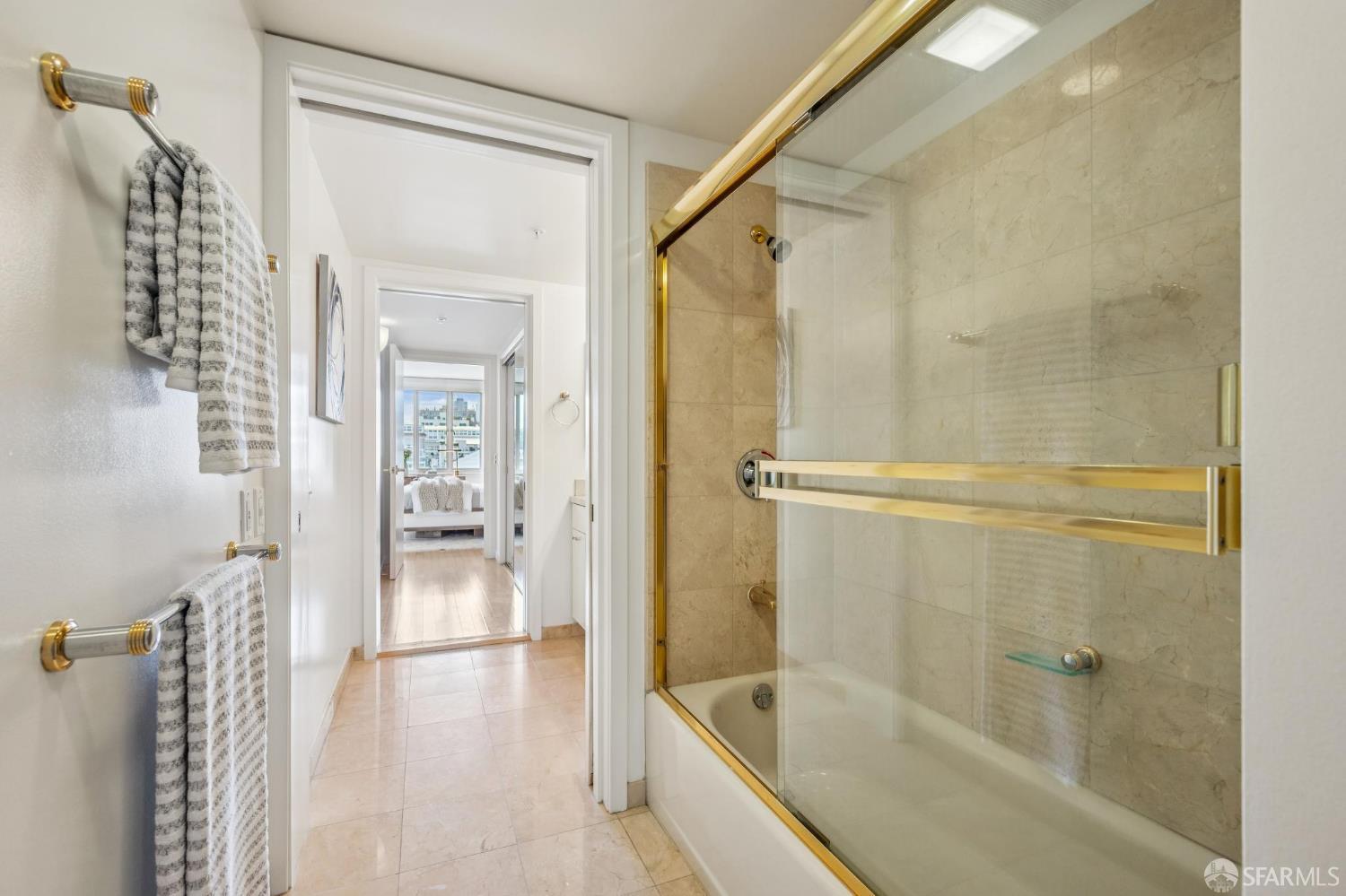 Photo #37: 426122187 Listing: Photo #37