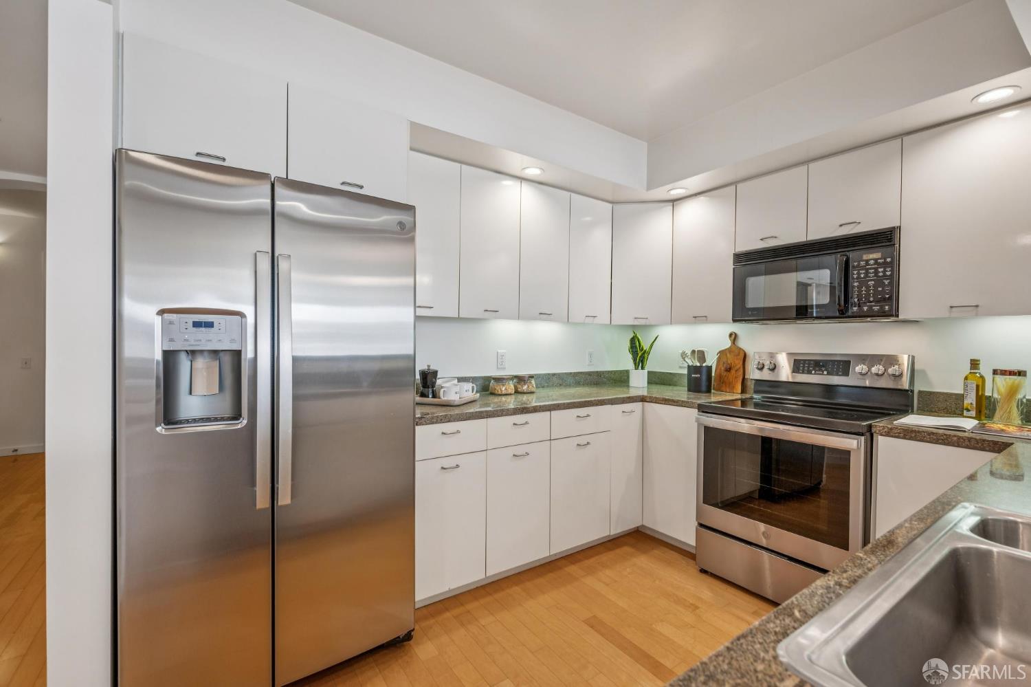 Photo #21: 426122187 Listing: Photo #21