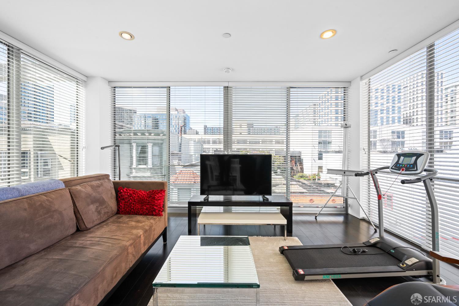 Photo #6: 426125027 Listing: Photo #6