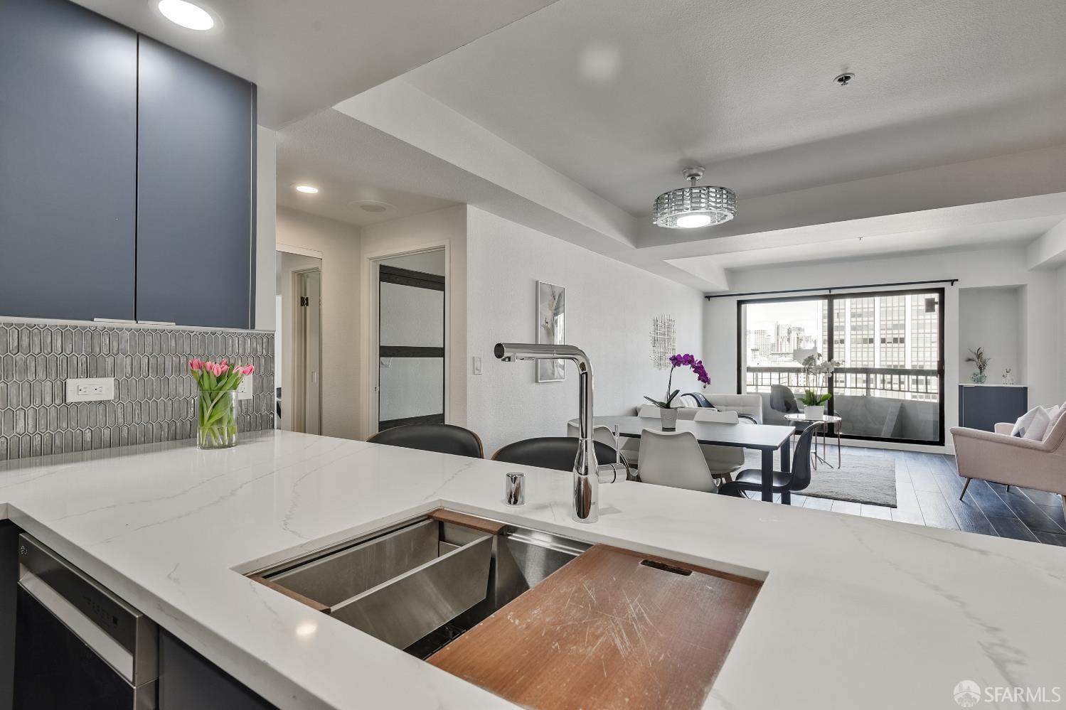 Photo #7: 426125402 Listing: Photo #7