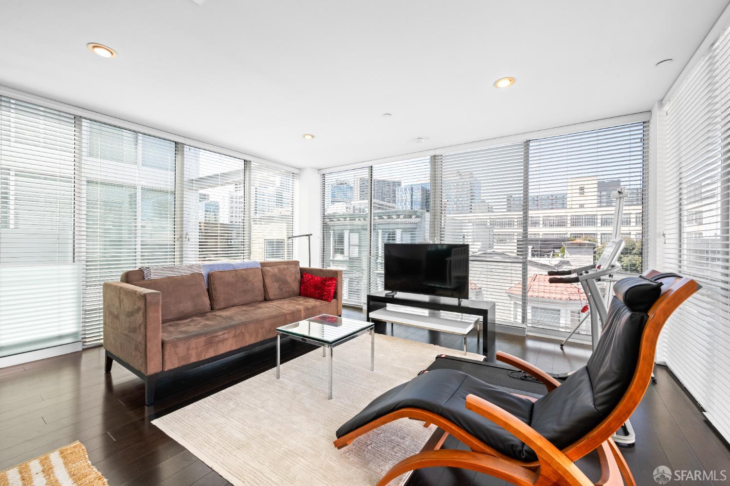 Photo #5: 426125027 Listing: Photo #5