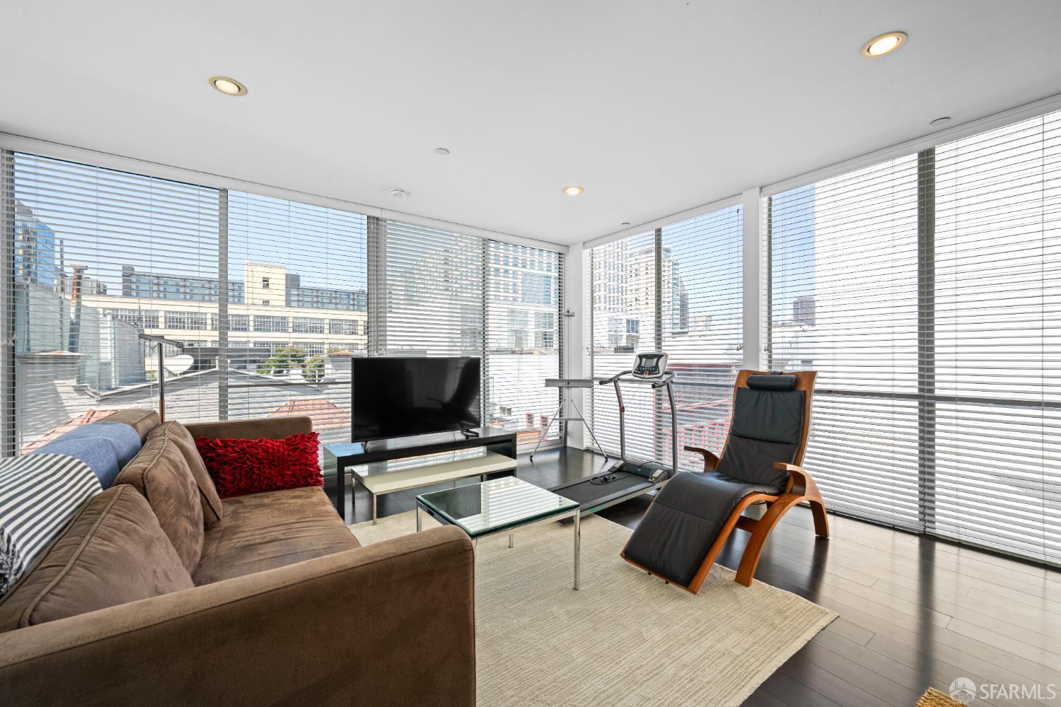 Photo #7: 426125027 Listing: Photo #7