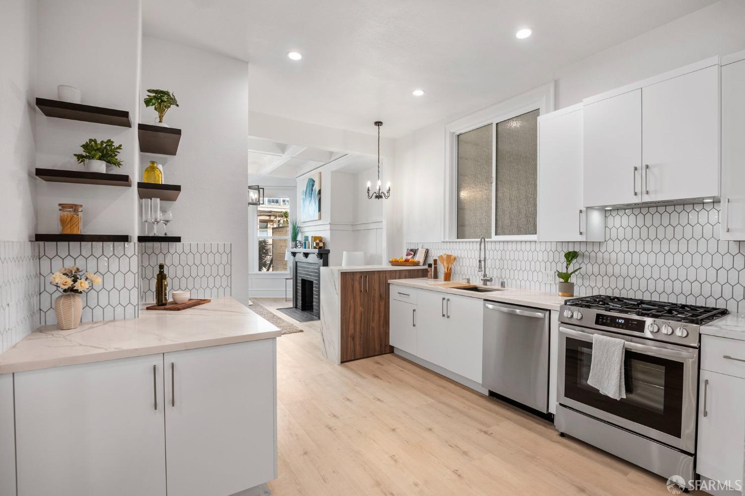 Photo #6: 426125613 Listing: Photo #6