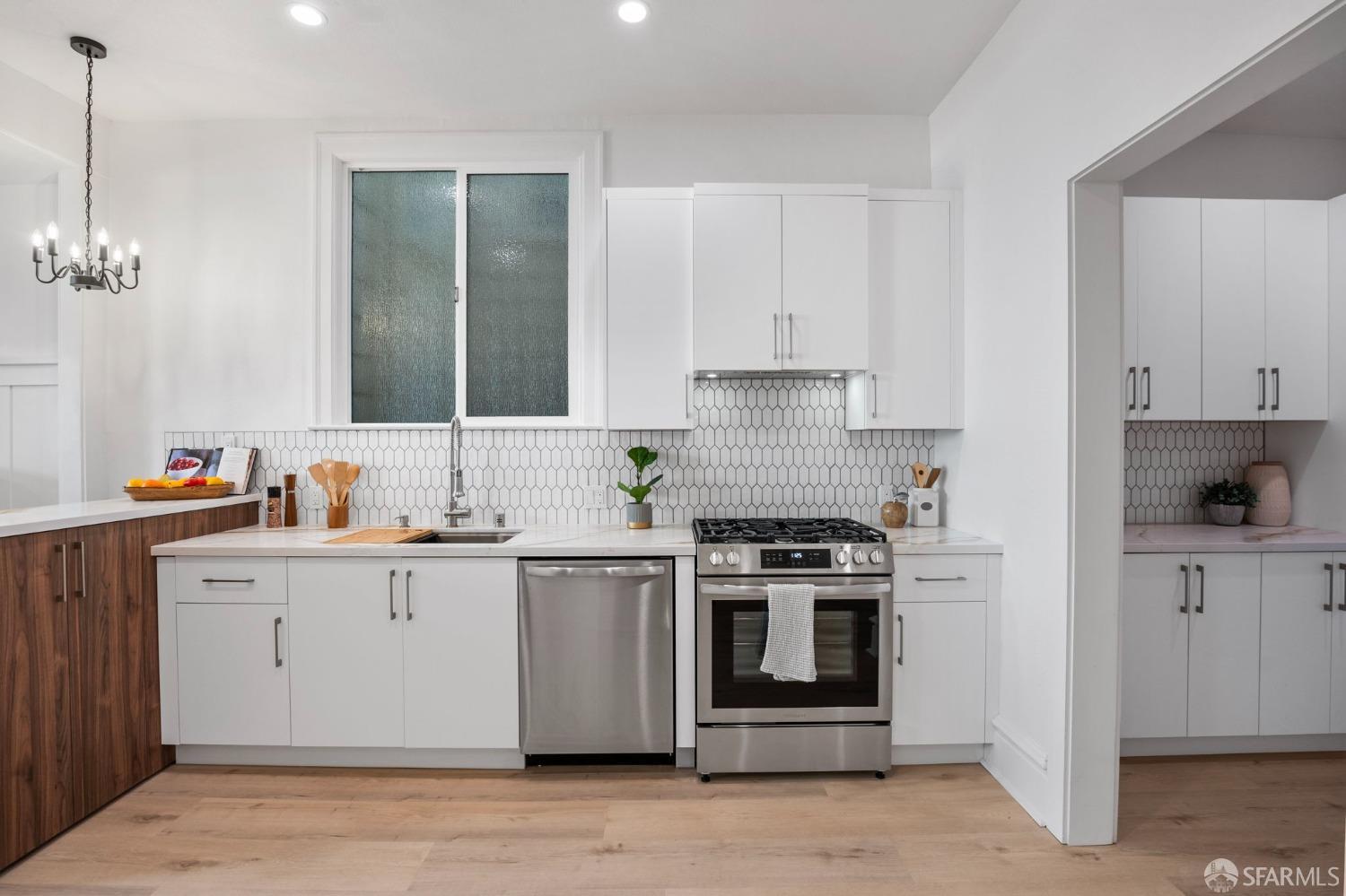 Photo #9: 426125613 Listing: Photo #9