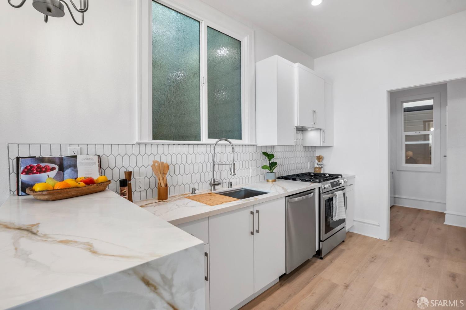 Photo #7: 426125613 Listing: Photo #7