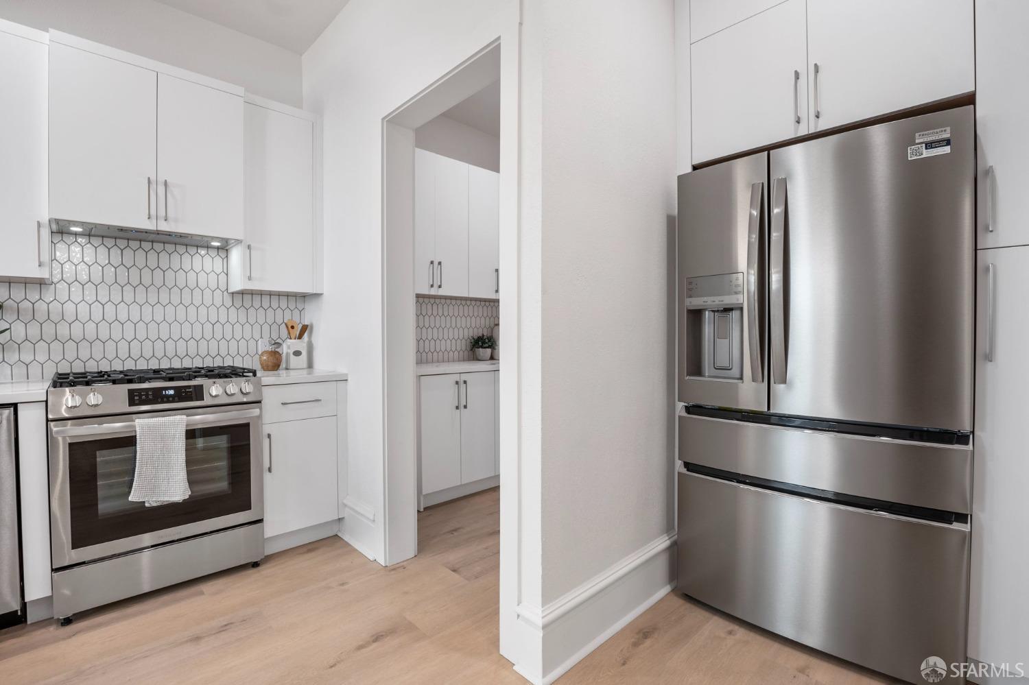 Photo #10: 426125613 Listing: Photo #10