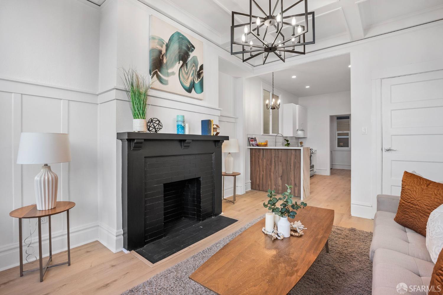 Photo #4: 426125613 Listing: Photo #4