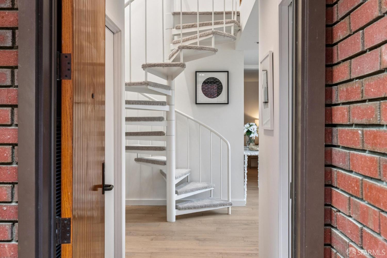 Photo #2: 426125489 Listing: Photo #2