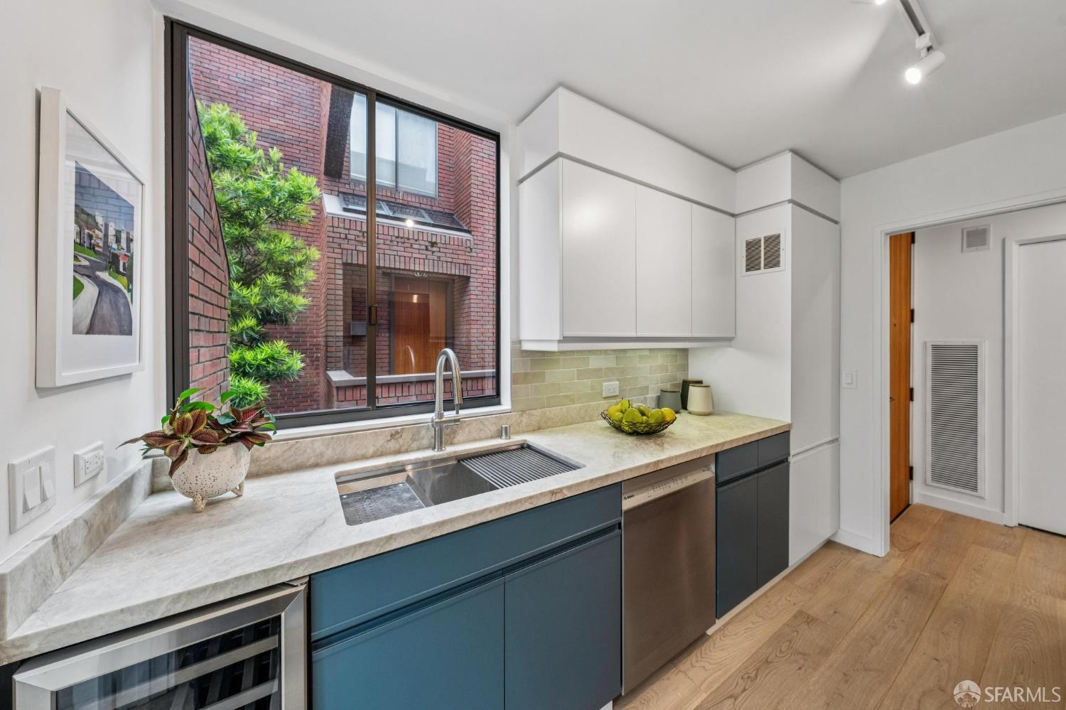 Photo #16: 426125489 Listing: Photo #16