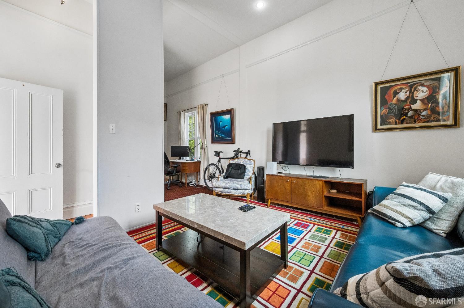 Photo #4: 426125487 Listing: Photo #4