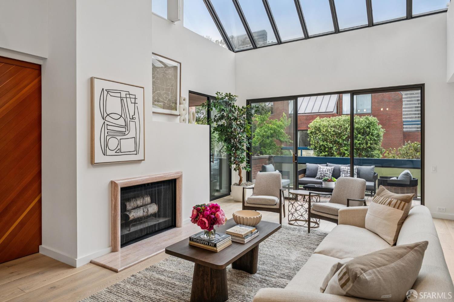 Photo #4: 426125489 Listing: Photo #4