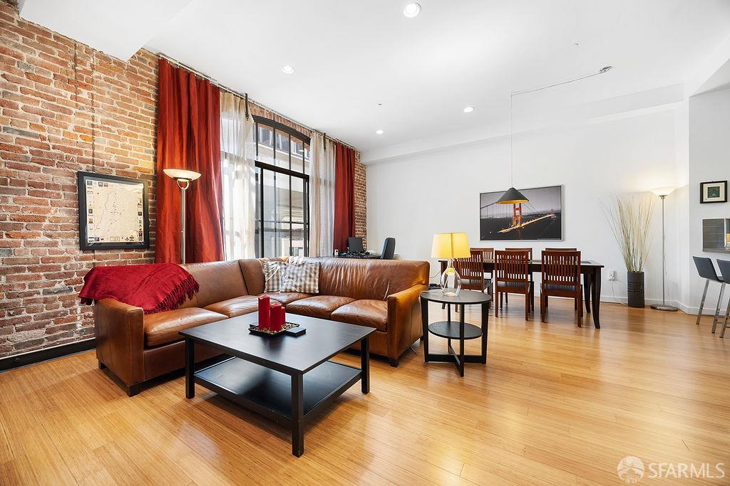 Photo #2: 426123175 Listing: Photo #2