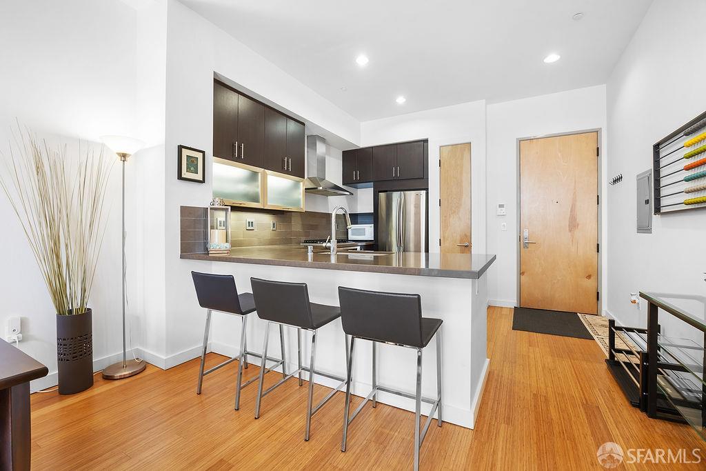 Photo #4: 426123175 Listing: Photo #4